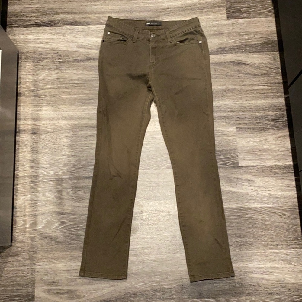 Levi’s mid-rise skinny jeans - women’s size 8